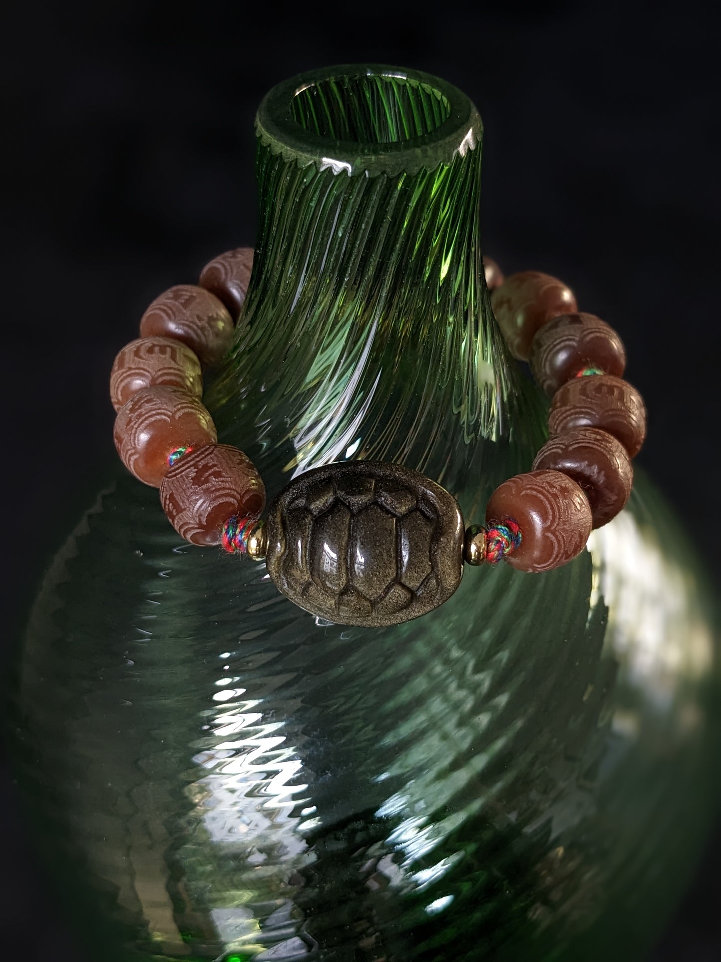 Bracelet Tara - Mantra Om Mani Padme Hum avec charmante tortue en obsidienne dorée