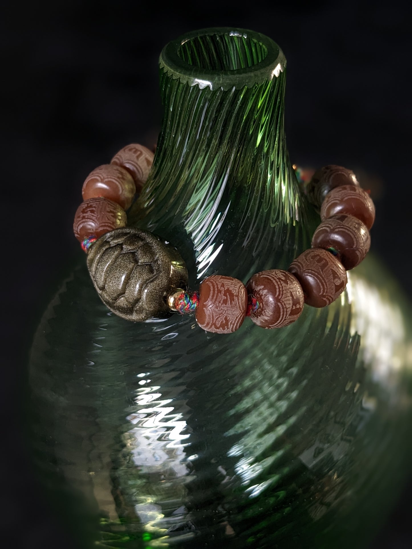 Bracelet Tara - Mantra Om Mani Padme Hum avec charmante tortue en obsidienne dorée