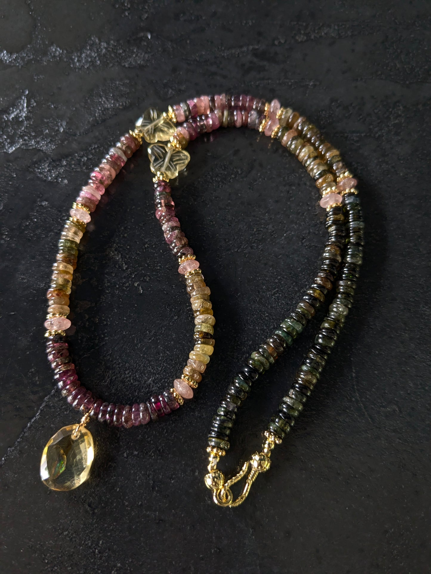 Collier Elesha