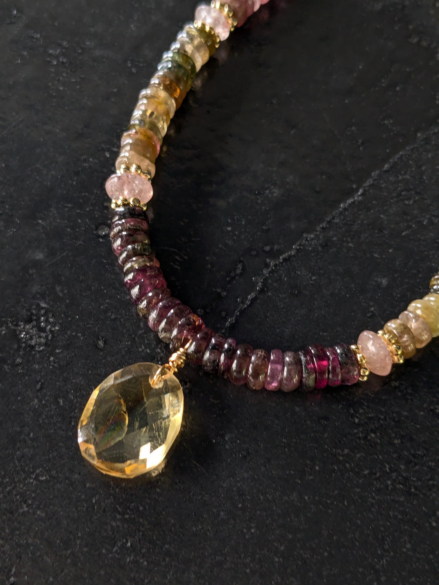 Collier Elesha