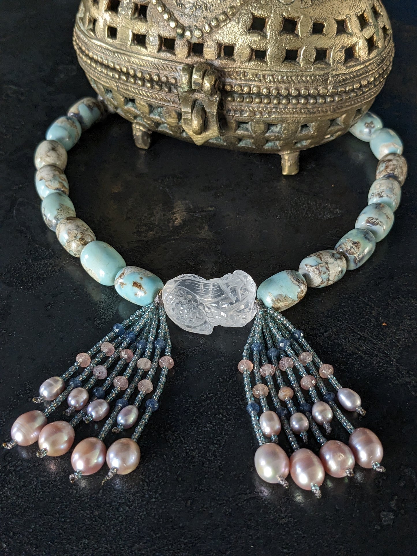 Collier bohème en agates et perles d'eau douce