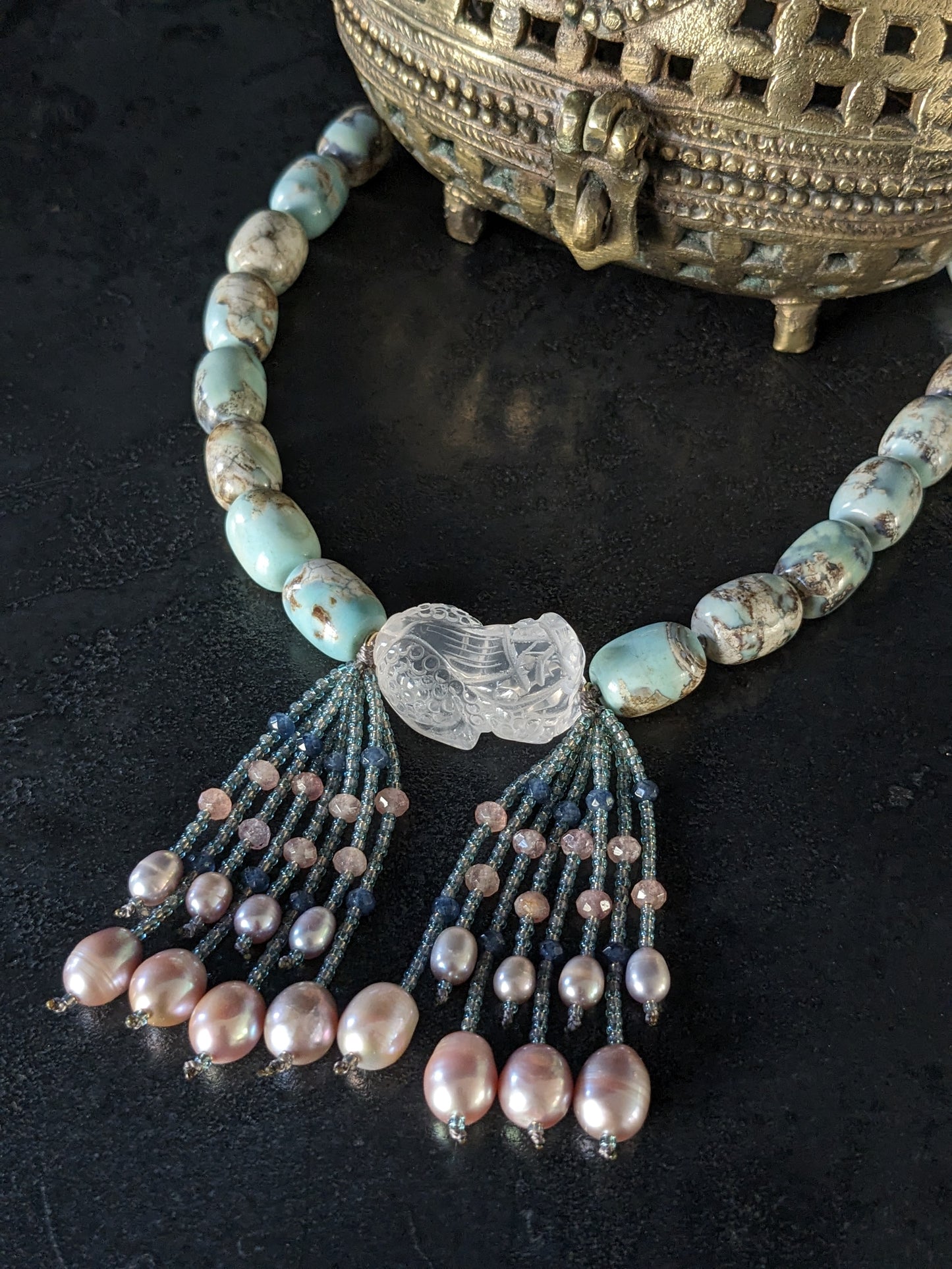 Collier bohème en agates et perles d'eau douce
