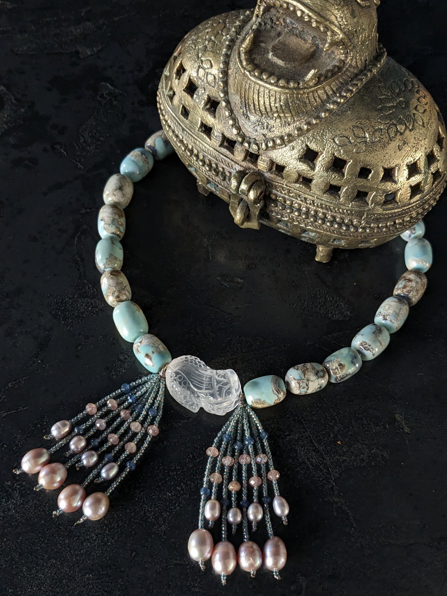 Collier bohème en agates et perles d'eau douce