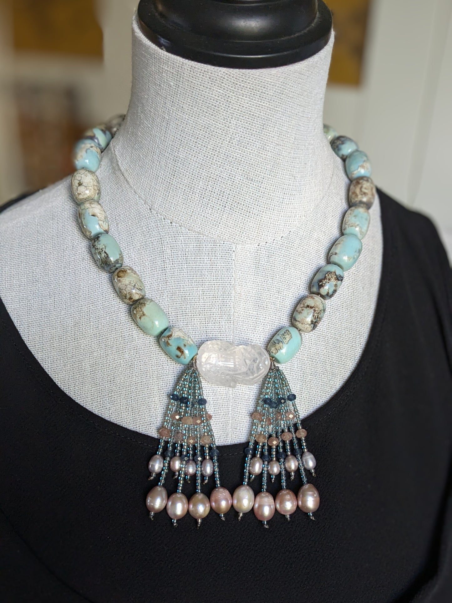 Collier bohème en agates et perles d'eau douce
