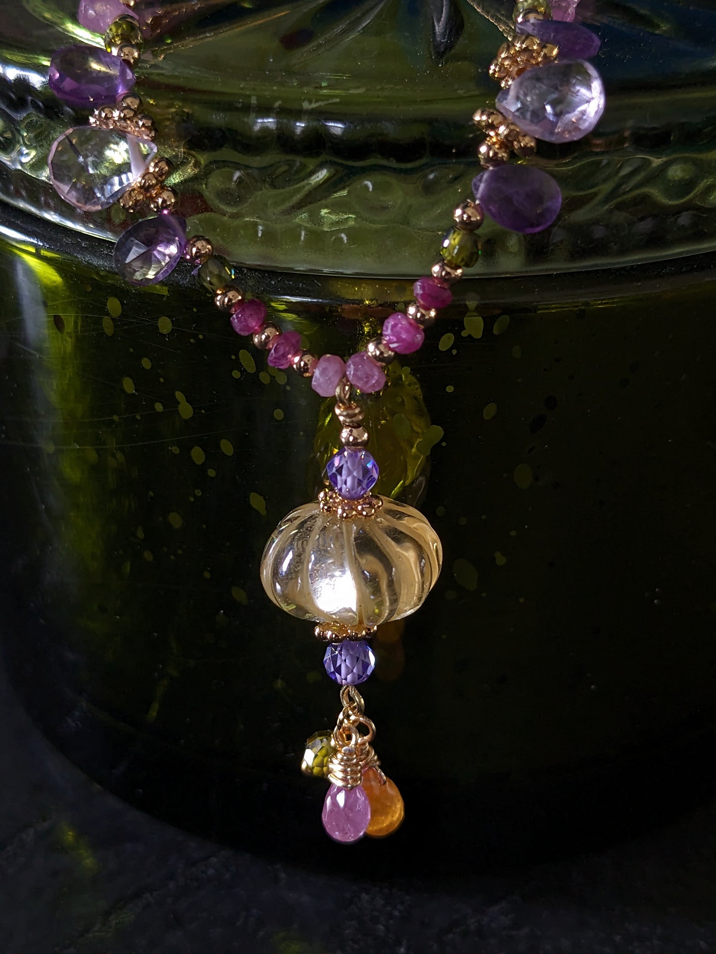 Collier haute fantaisie en pierres fines naturelles Pushpika - Un bijou d'exception aux couleurs chatoyantes