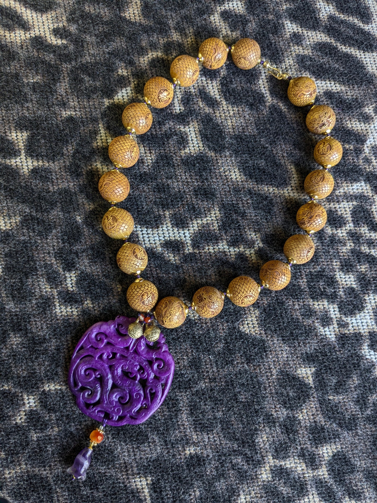 Collier Talisman Dragons Violet et Miel