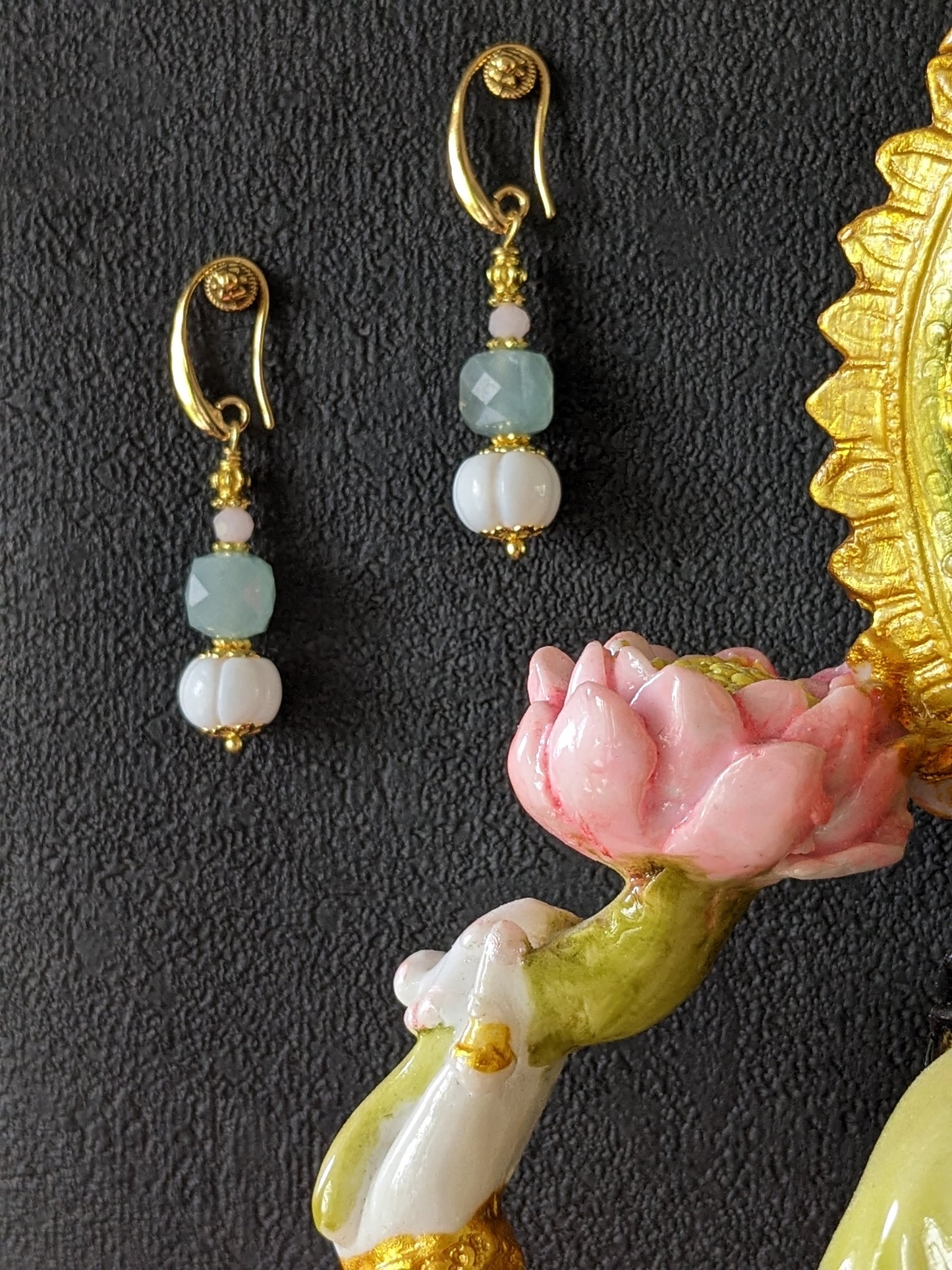 Boucles d'oreilles haute fantaisie en pierres fines