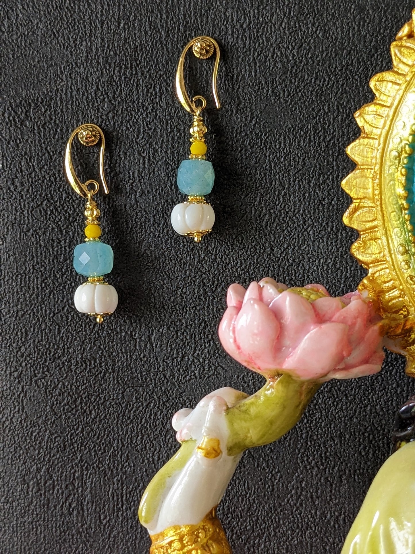 Bijoux de créateur en pierres fines, style bohème et ethnique