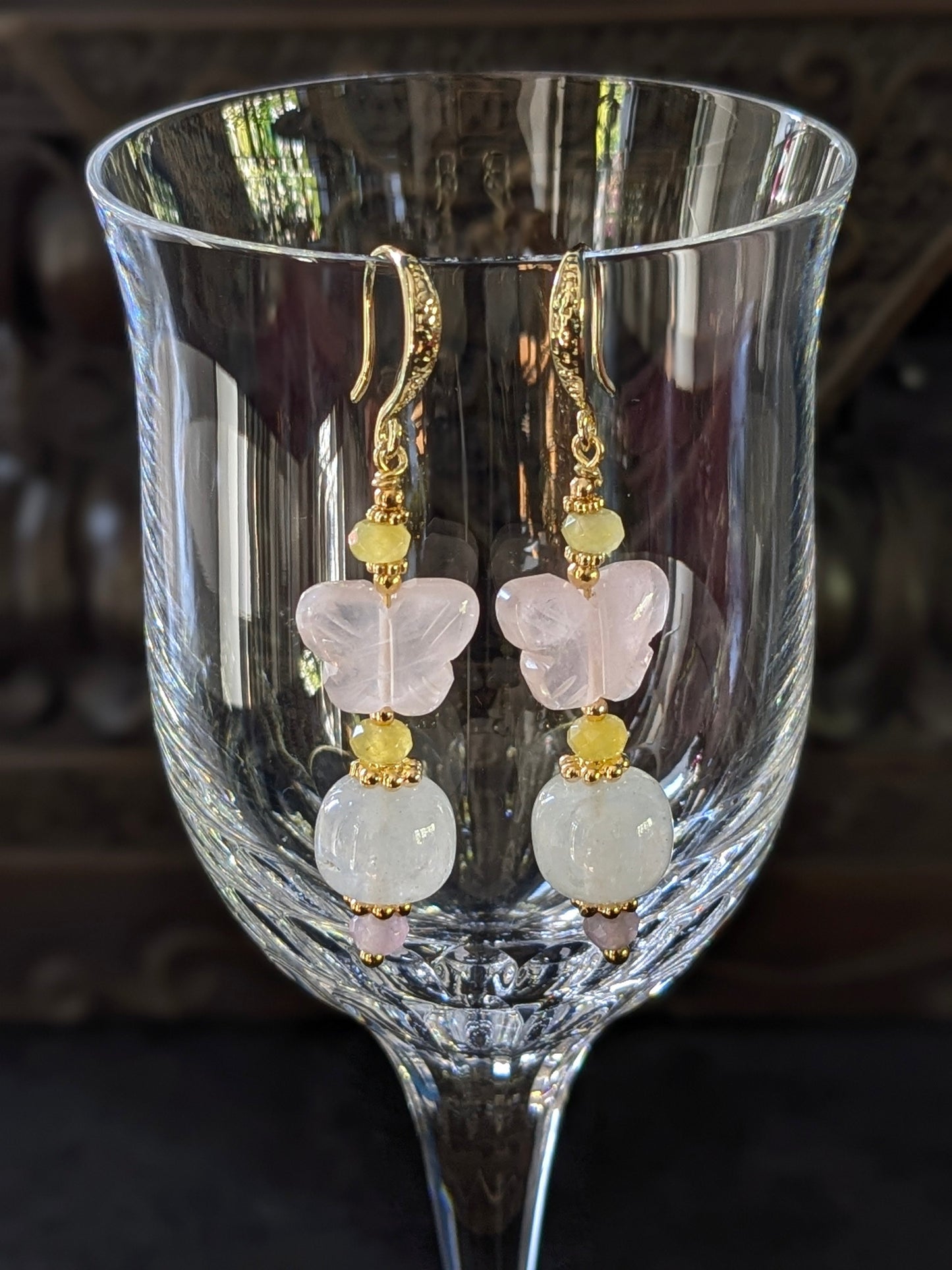 dormeuses en pierres fines naturelles taillées à Jaipur