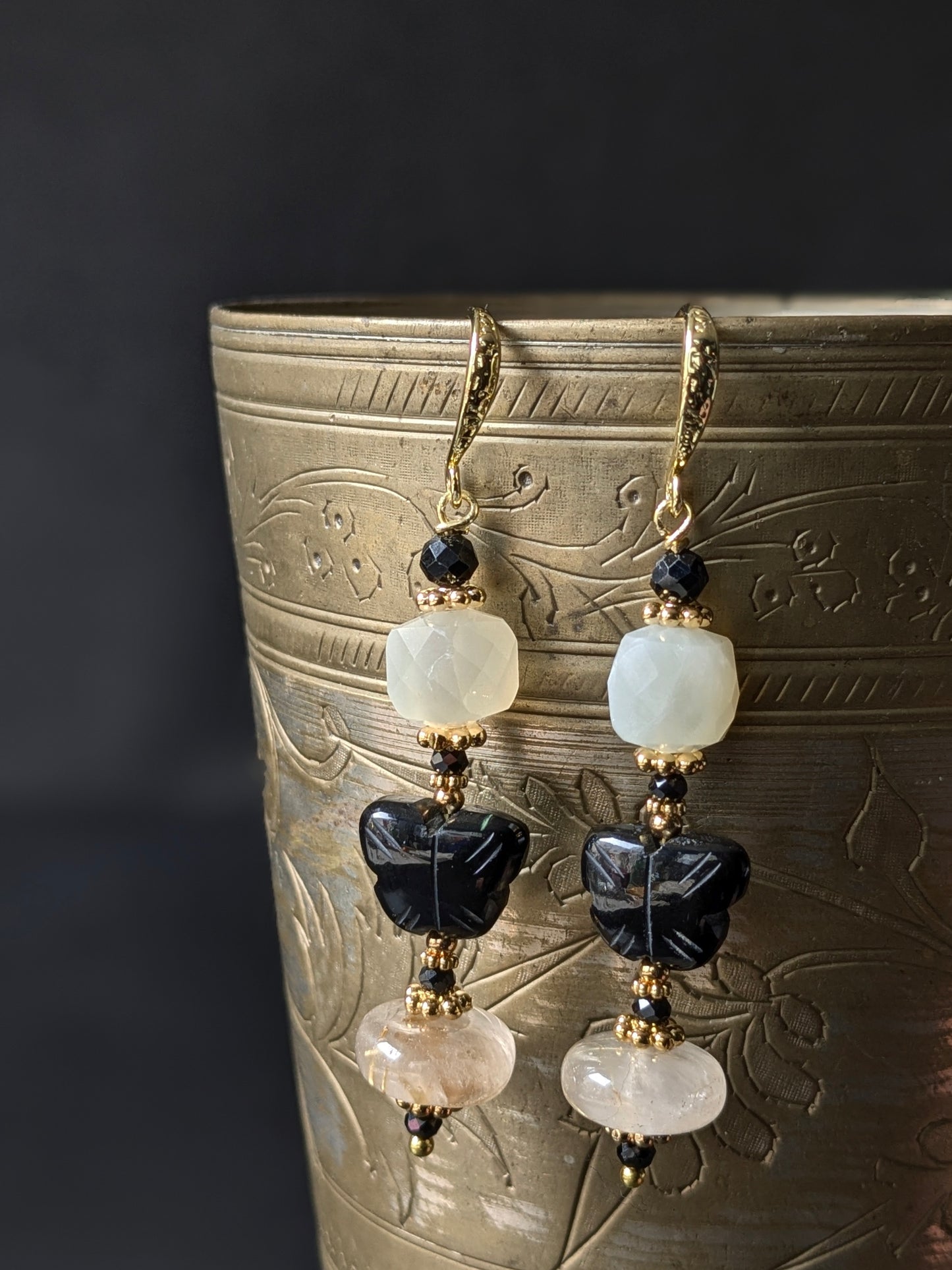Pendants d'oreilles AaraviPendants d'oreilles AaraviMUDRA