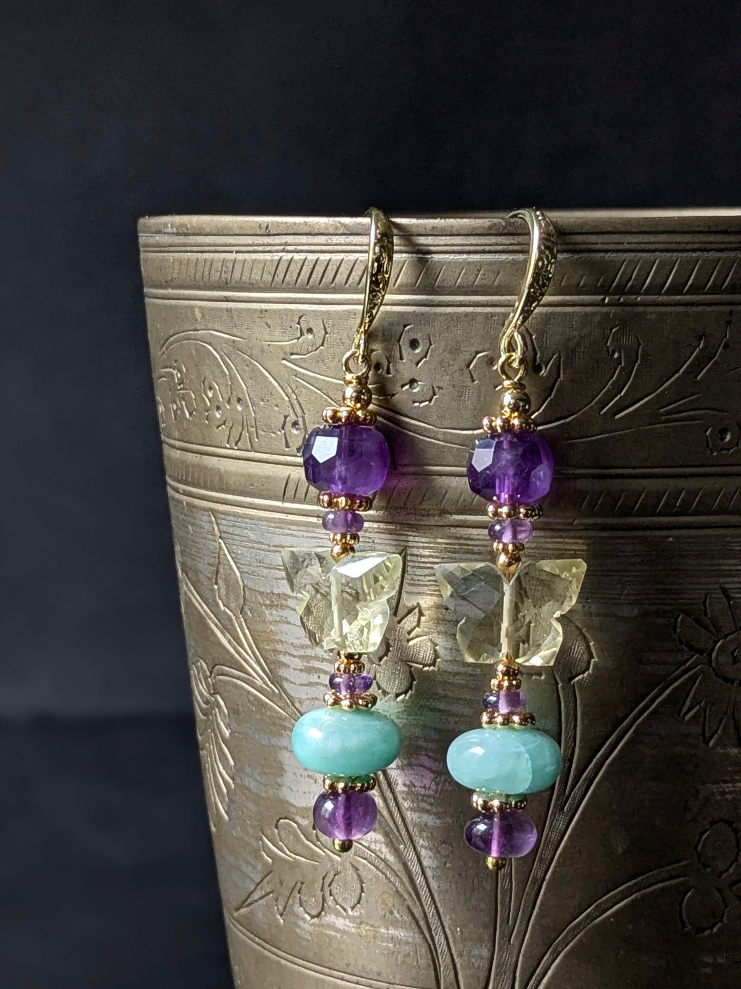 Boucles d’oreilles créateur en pierres fines