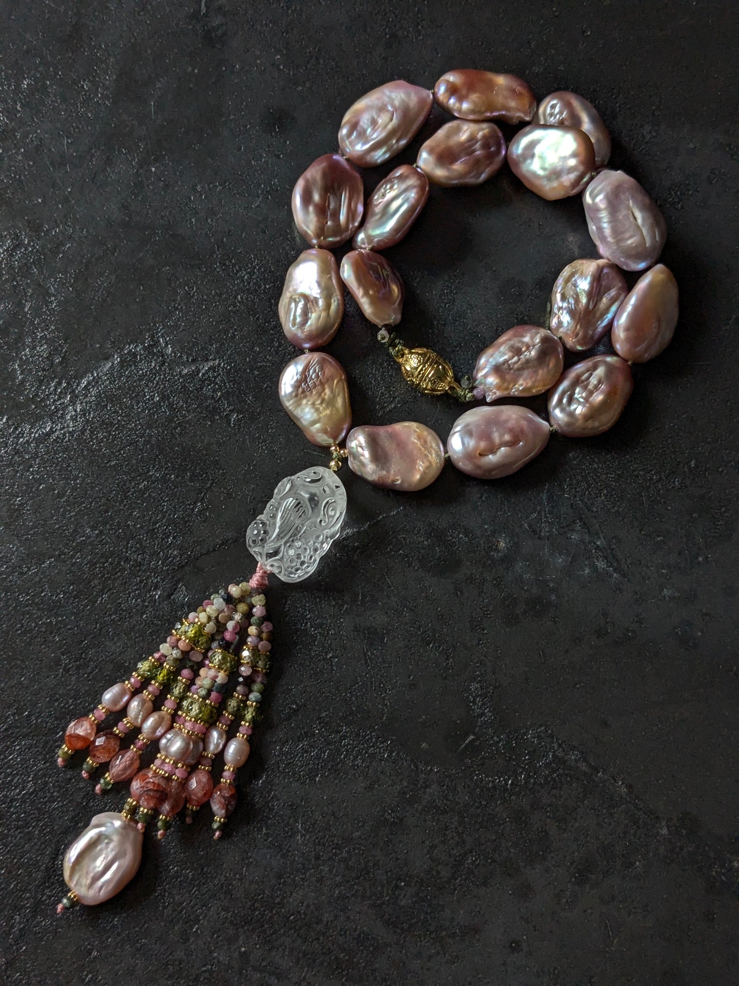 Collier Pixiu Perles Baroques sur cordon KakiCollier Pixiu Perles BaroquesMUDRA