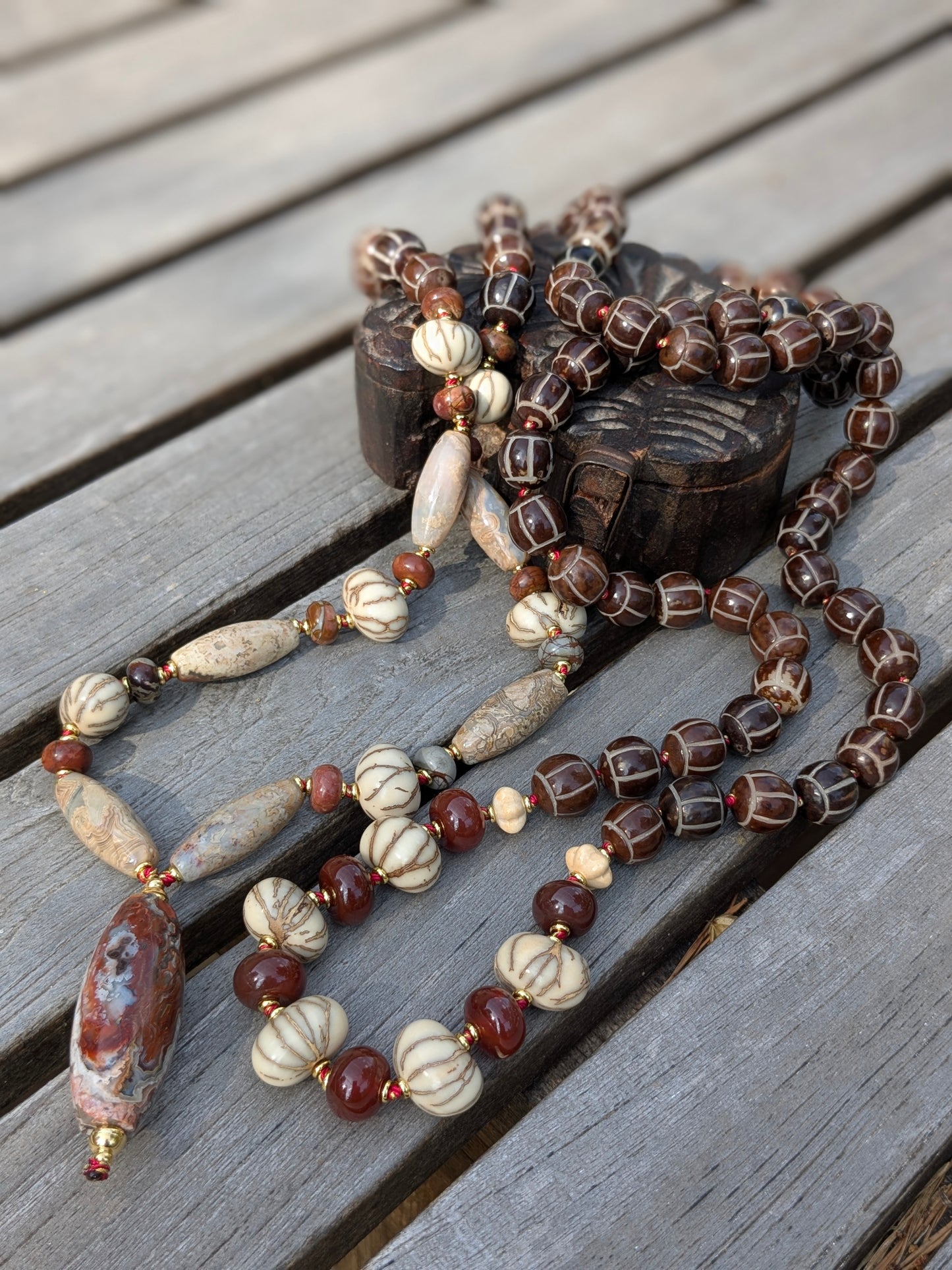 Mala méditation 2 tours, pierres naturelles puissantes (cornaline, jaspe Picasso) et design élégantur, agate mexicaine centrale rosée