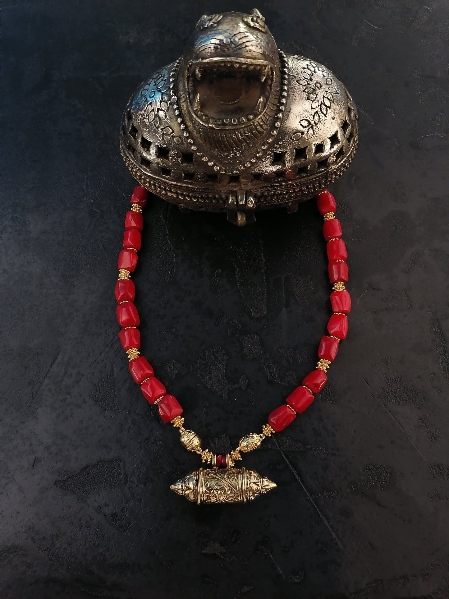 Collier ethnique en corail bambou
