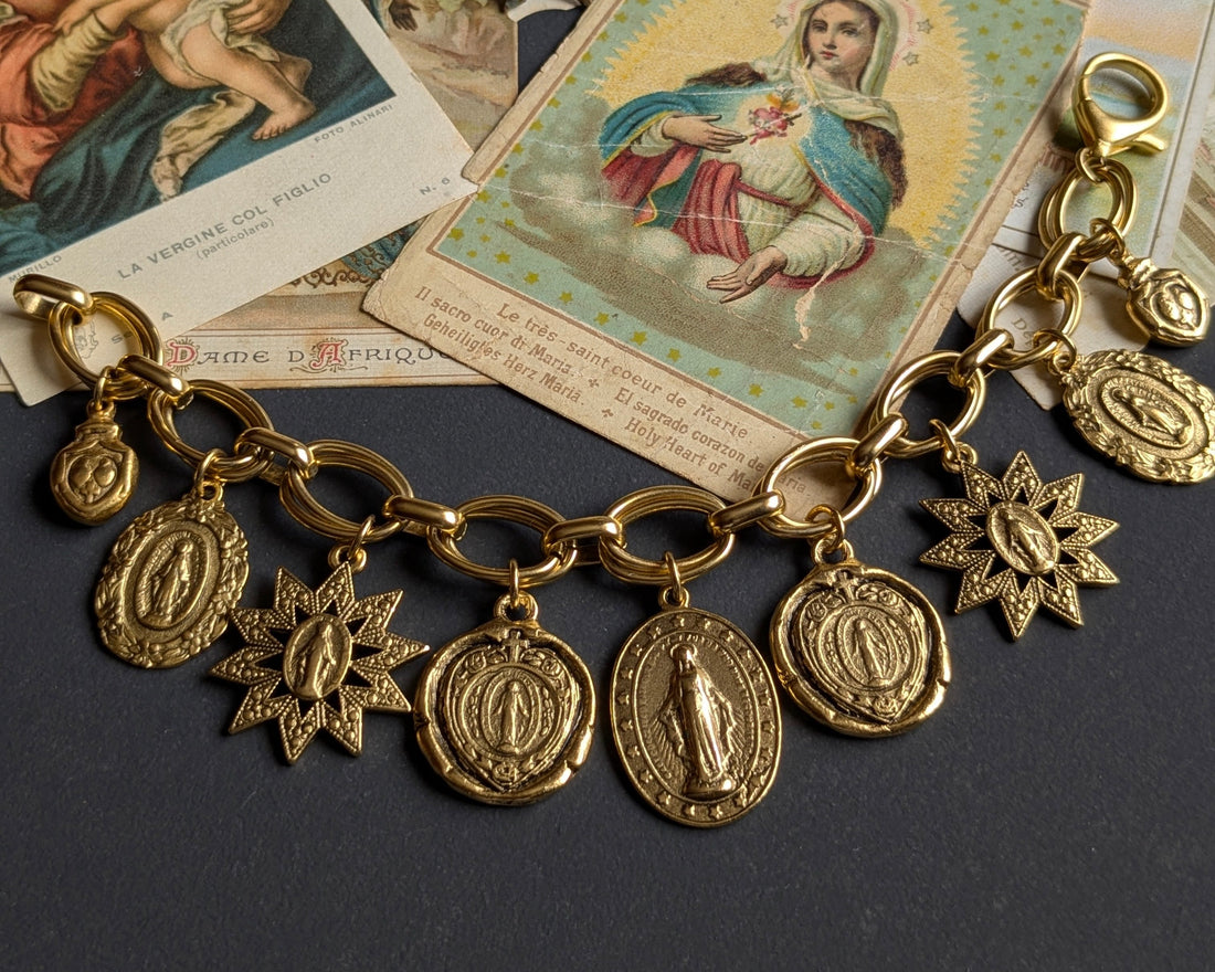 De la rue du Bac à l'atelier Mudra : l'histoire de la Médaille Miraculeuse