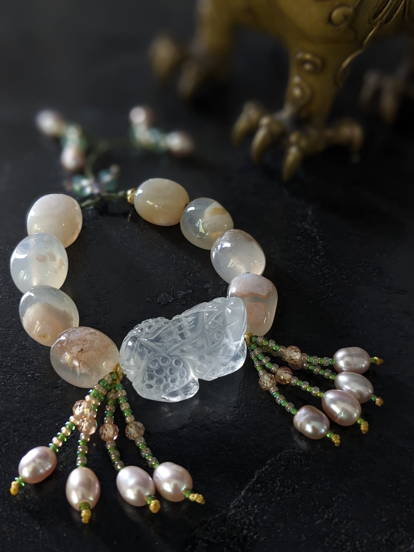 Bracelet porte bonheur Pixiu en cristal de roche et agates Sakura