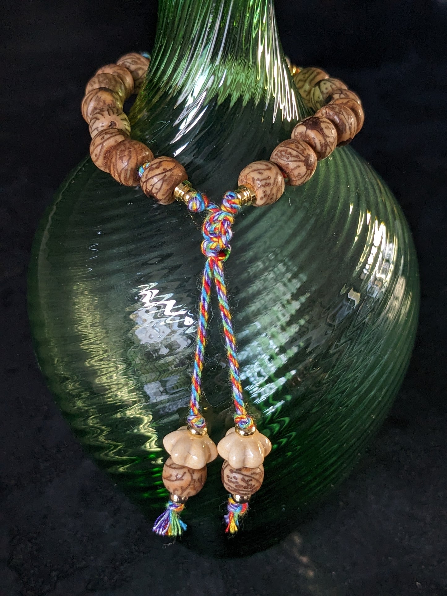 Bracelet bouddhiste  et bohème pierres naturelles