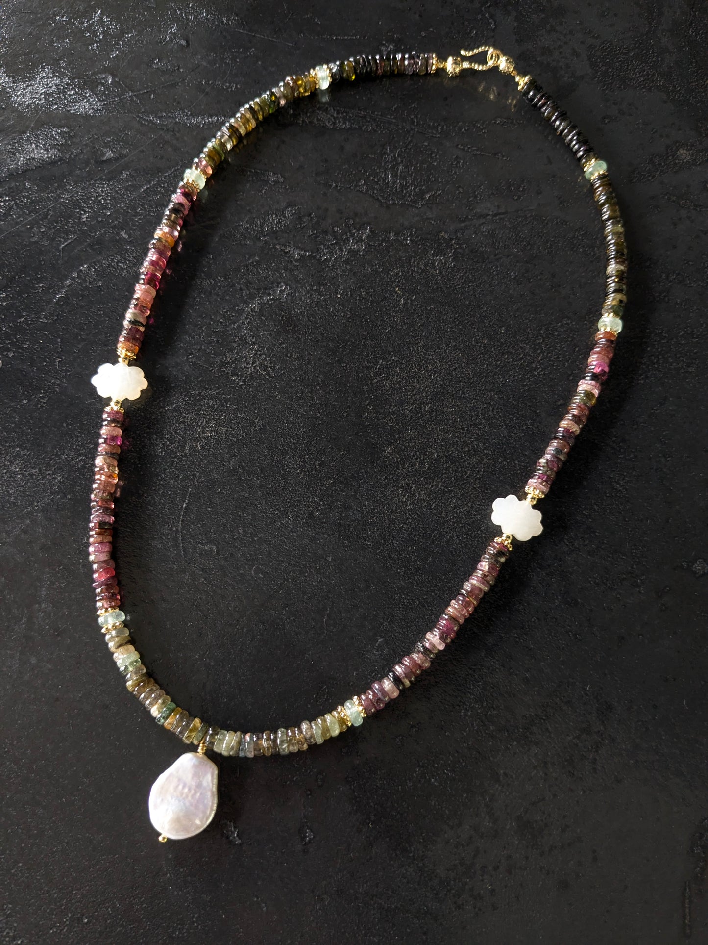 Collier Ishvani