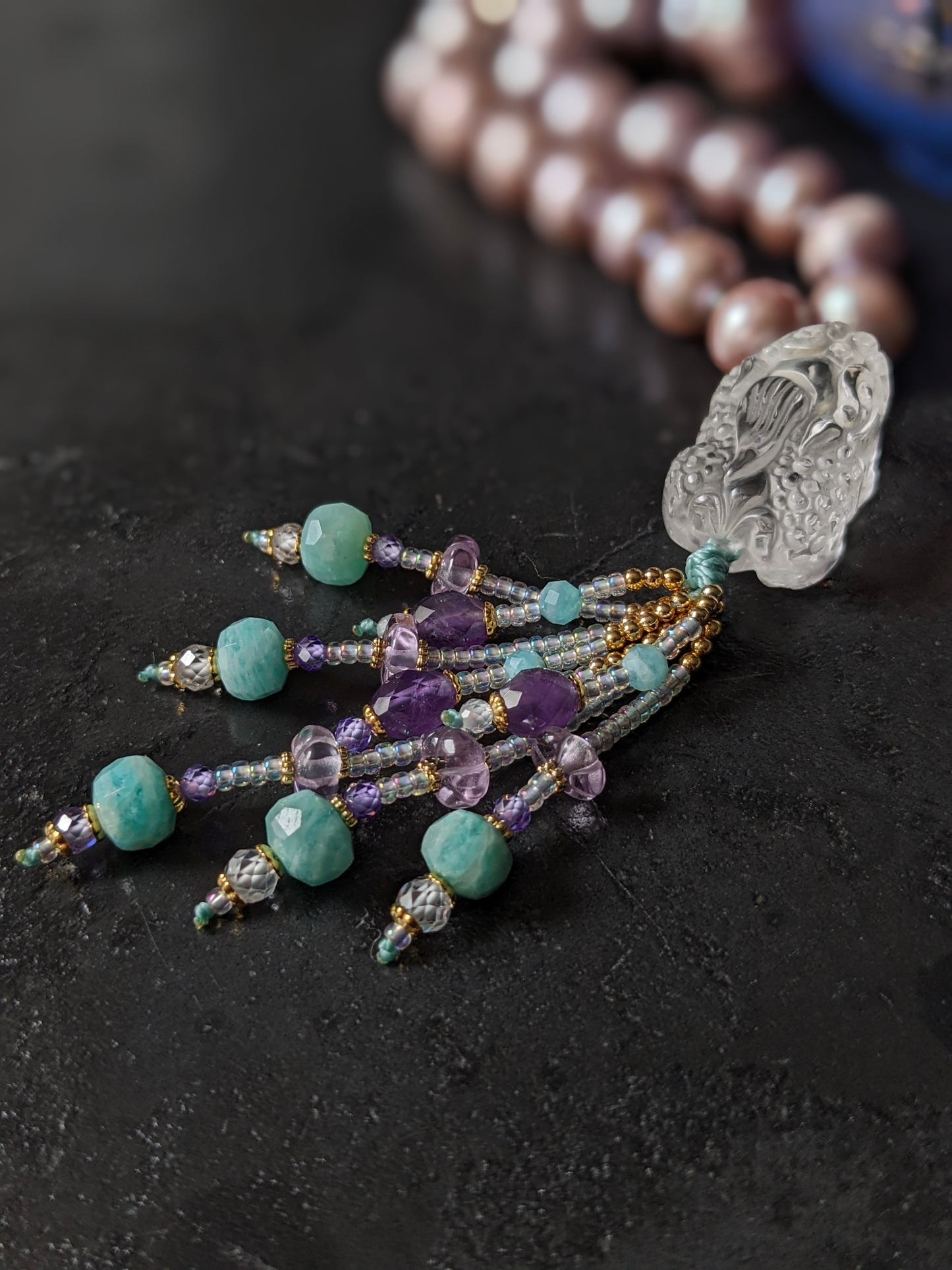 Collier pixiu porte-bonheur noué main en pierres fines et cristal de roche