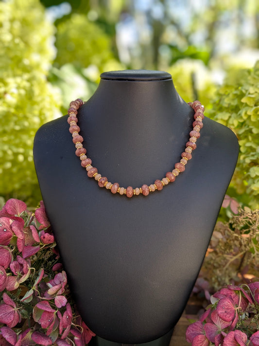Collier en quartz fraise et pierre de lune pêche, talisman de joie et d’intuition