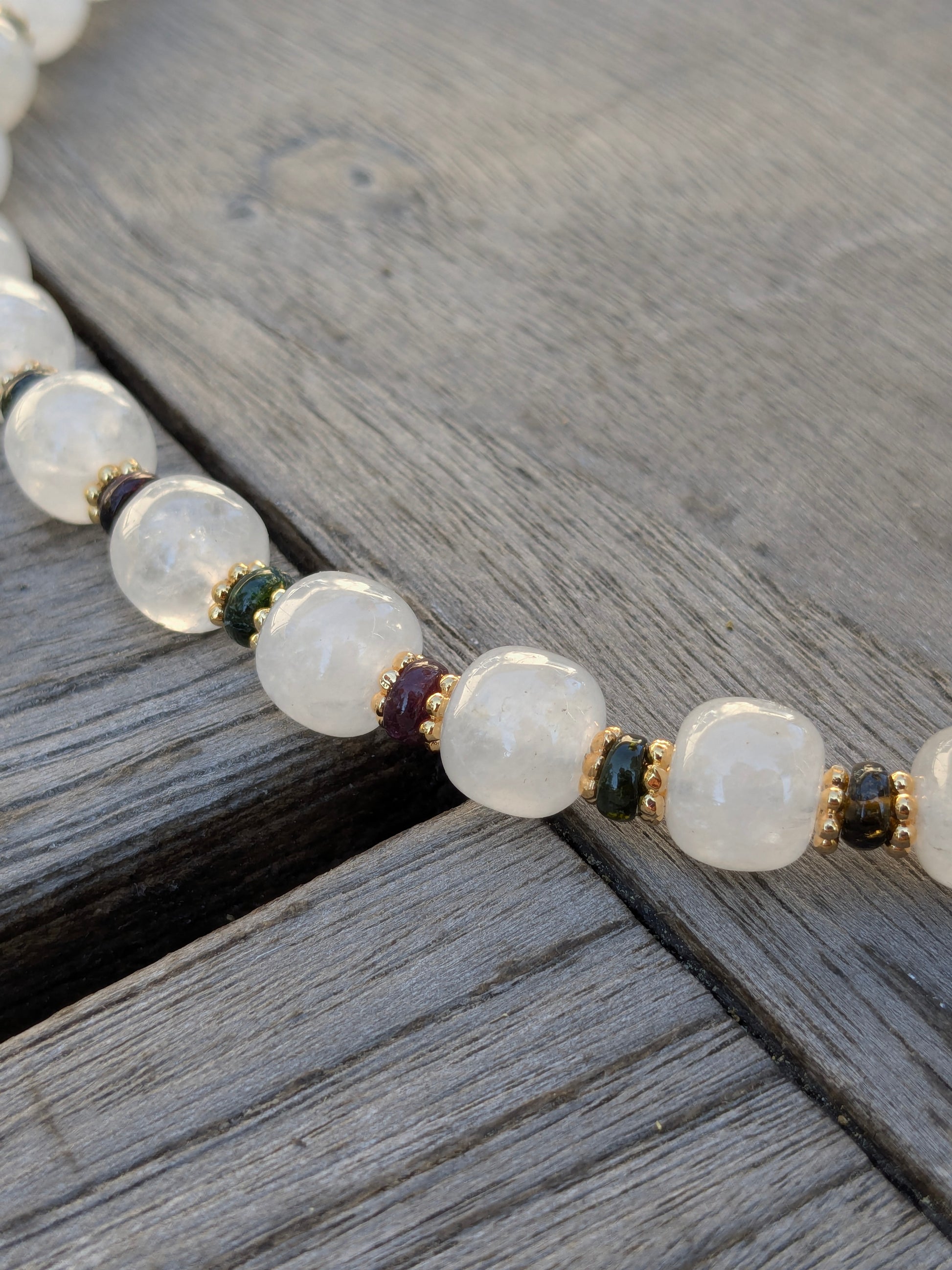 Collier en quartz blanc translucide et tourmaline, talisman lumineux