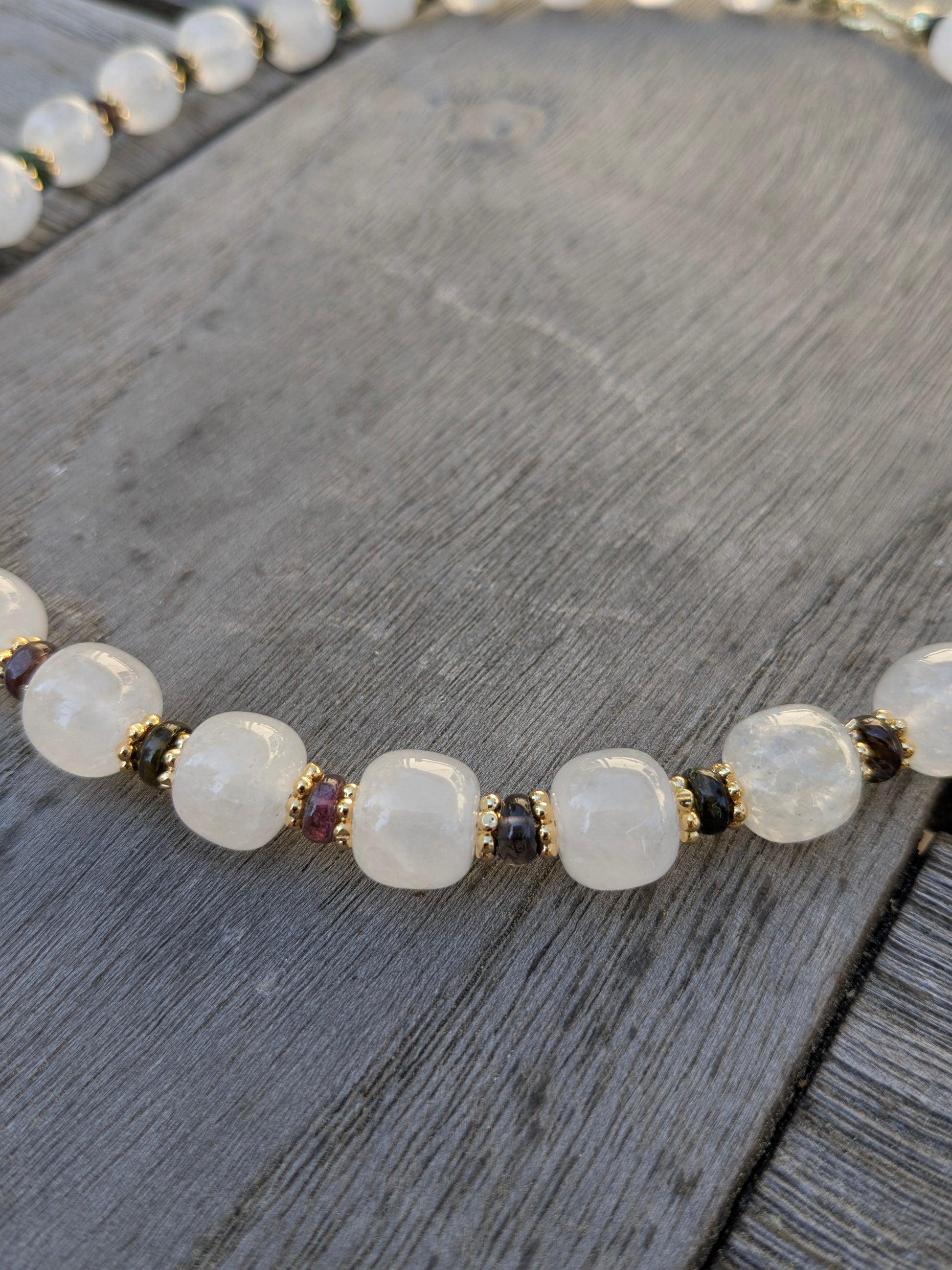 Collier en quartz blanc translucide et tourmaline, talisman lumineux