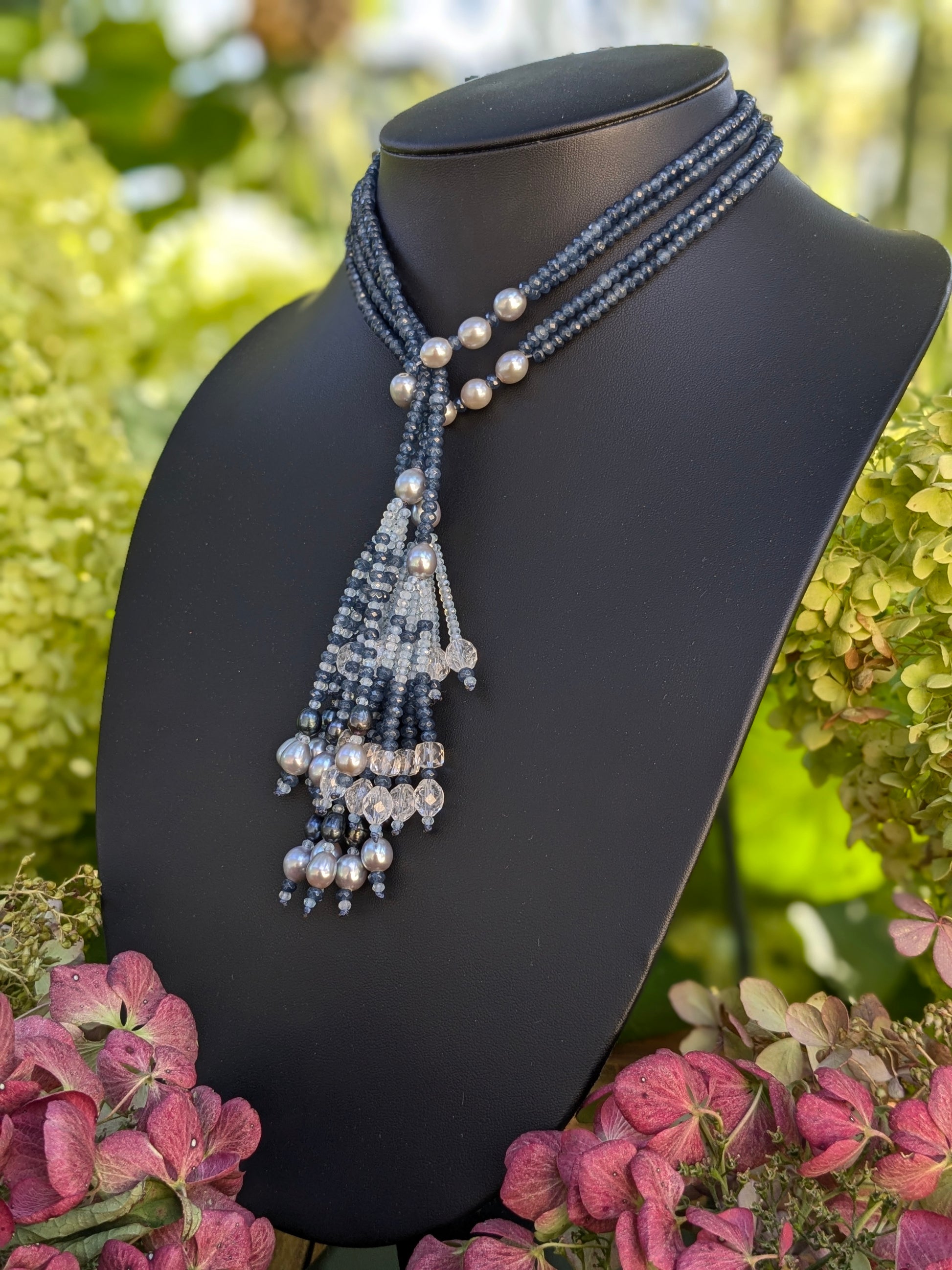 Collier bohème agate bleue, perles d’eau douce et tassels multicolores, modulable