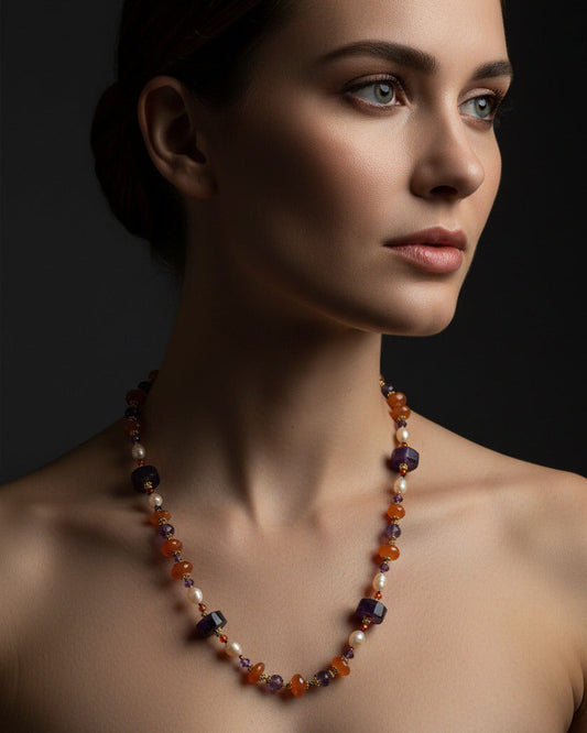 Vue du collier de 70 cm au tombé fluide et élégant