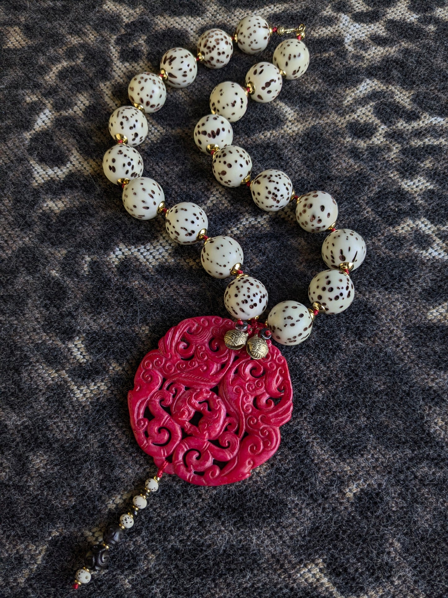 Collier Talisman Dragon Rouge et Starmoon