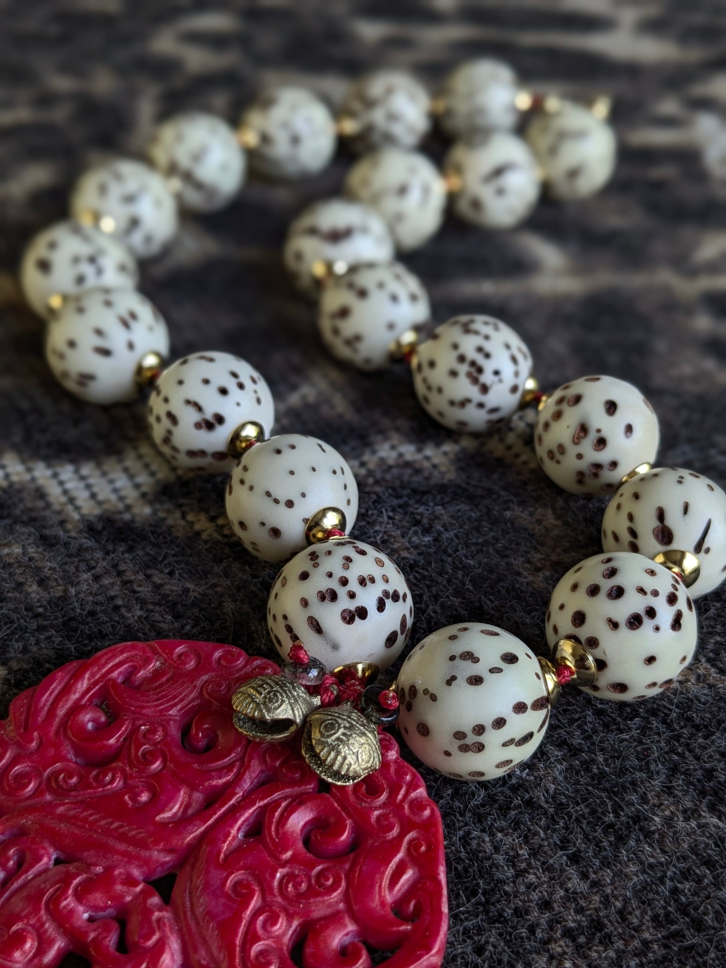 Collier Talisman Dragon Rouge et Starmoon