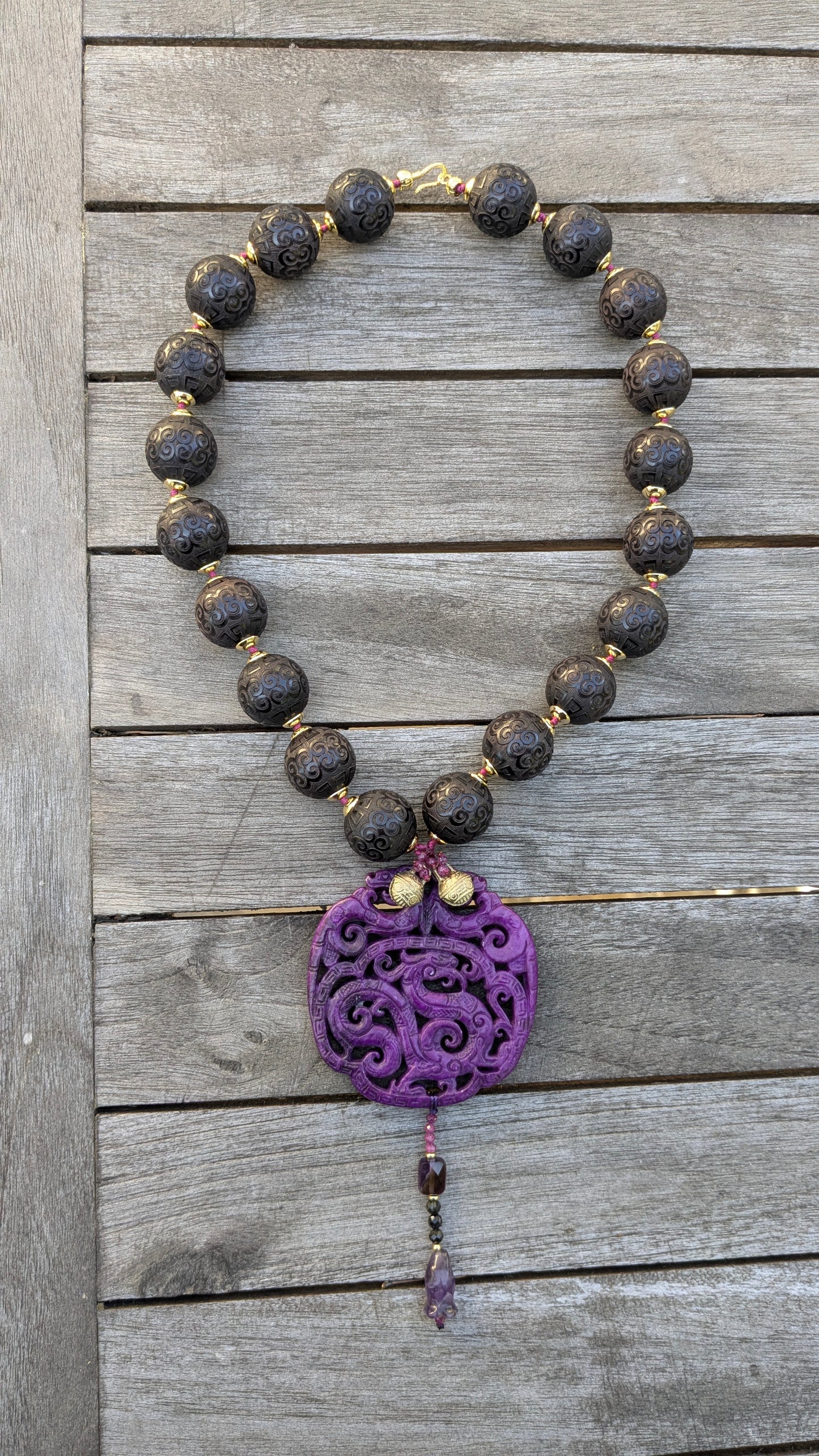 Collier Talisman Dragons Violet