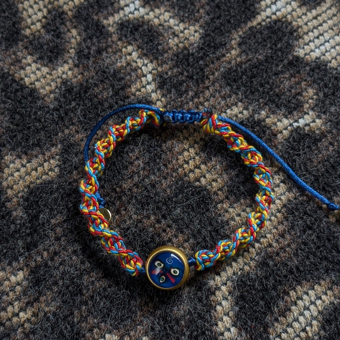 Anima Mahakala Rouge Jaune et Bleu