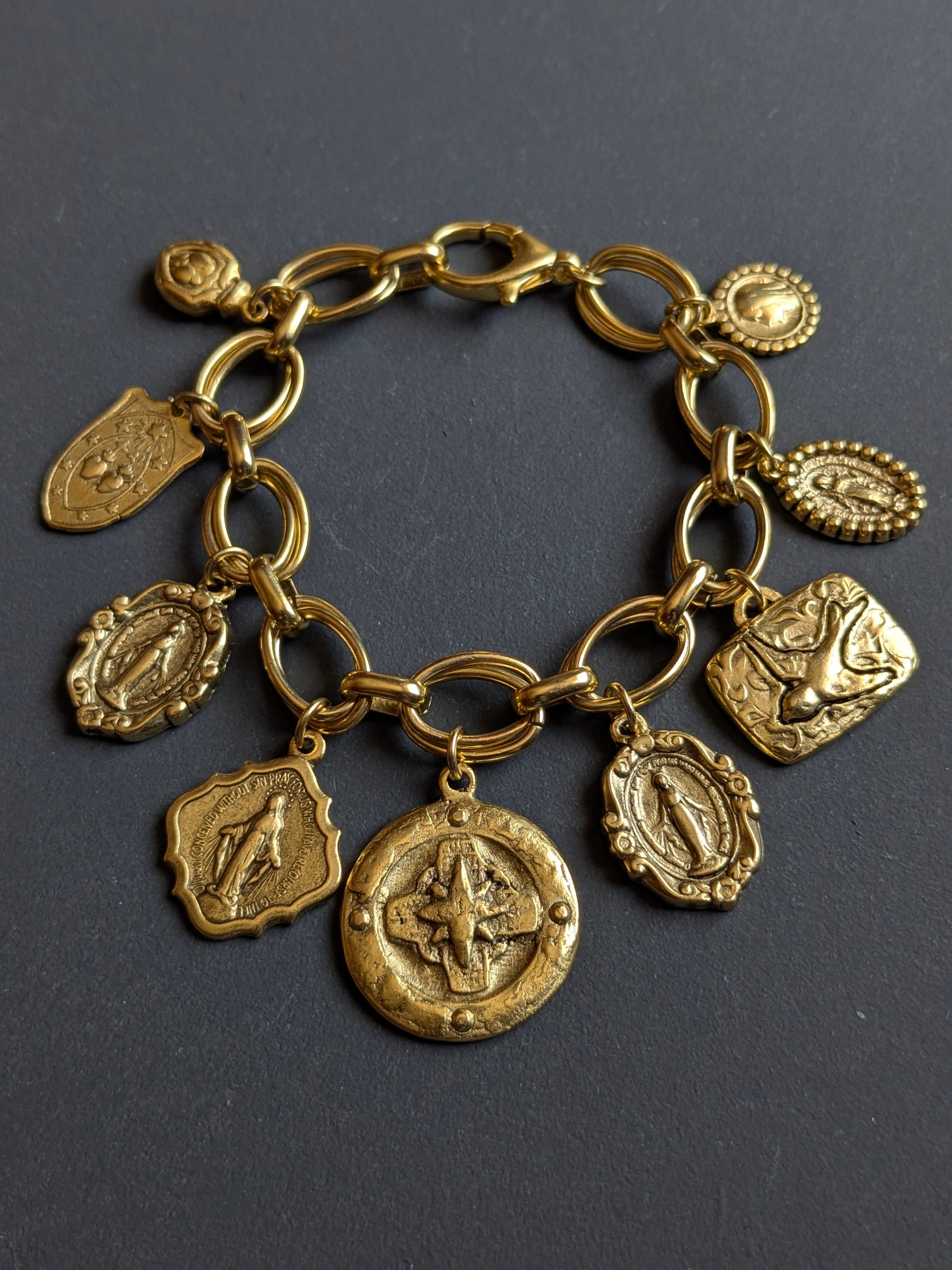 Bracelet Stella Maris, colombe et Médailles Miraculeuses en laiton plaqué or 12kt, pièce unique.