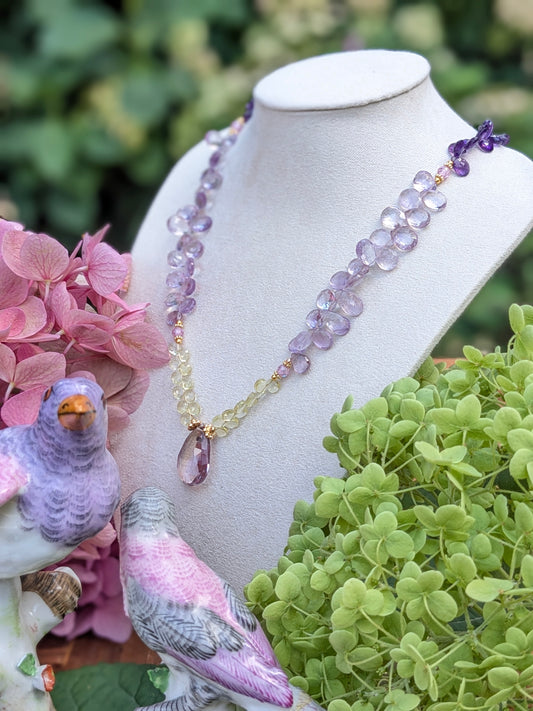 Collier énergétique Pavitra, harmonie d'amétrine, quartz citron et améthyste pastel