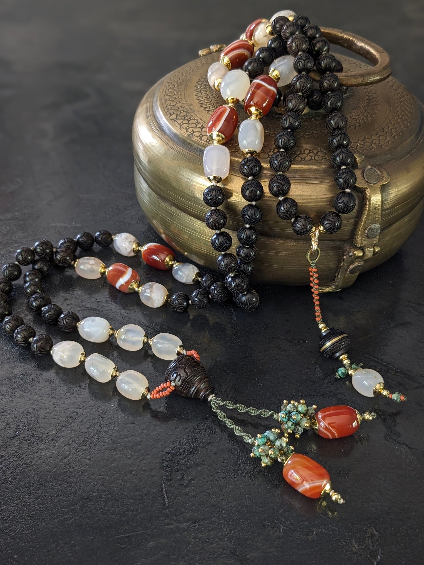 Mala traditionnel en graine de bodhi et pierres naturelles, noué main, 108 perles, création made in France