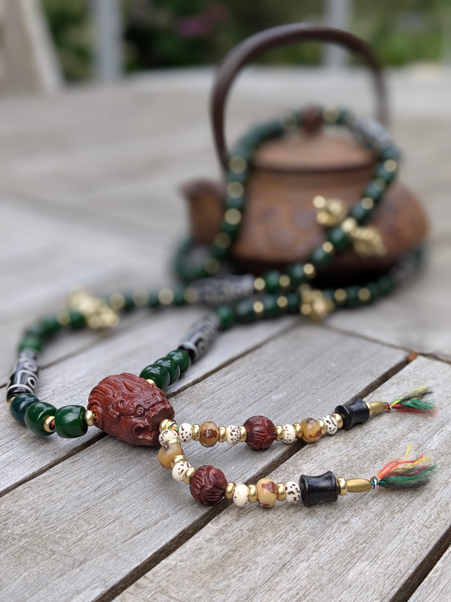 Collier talisman Garima, symboles tibétains (dzi, dorje) et pixiu chinois – Protection et prospérité