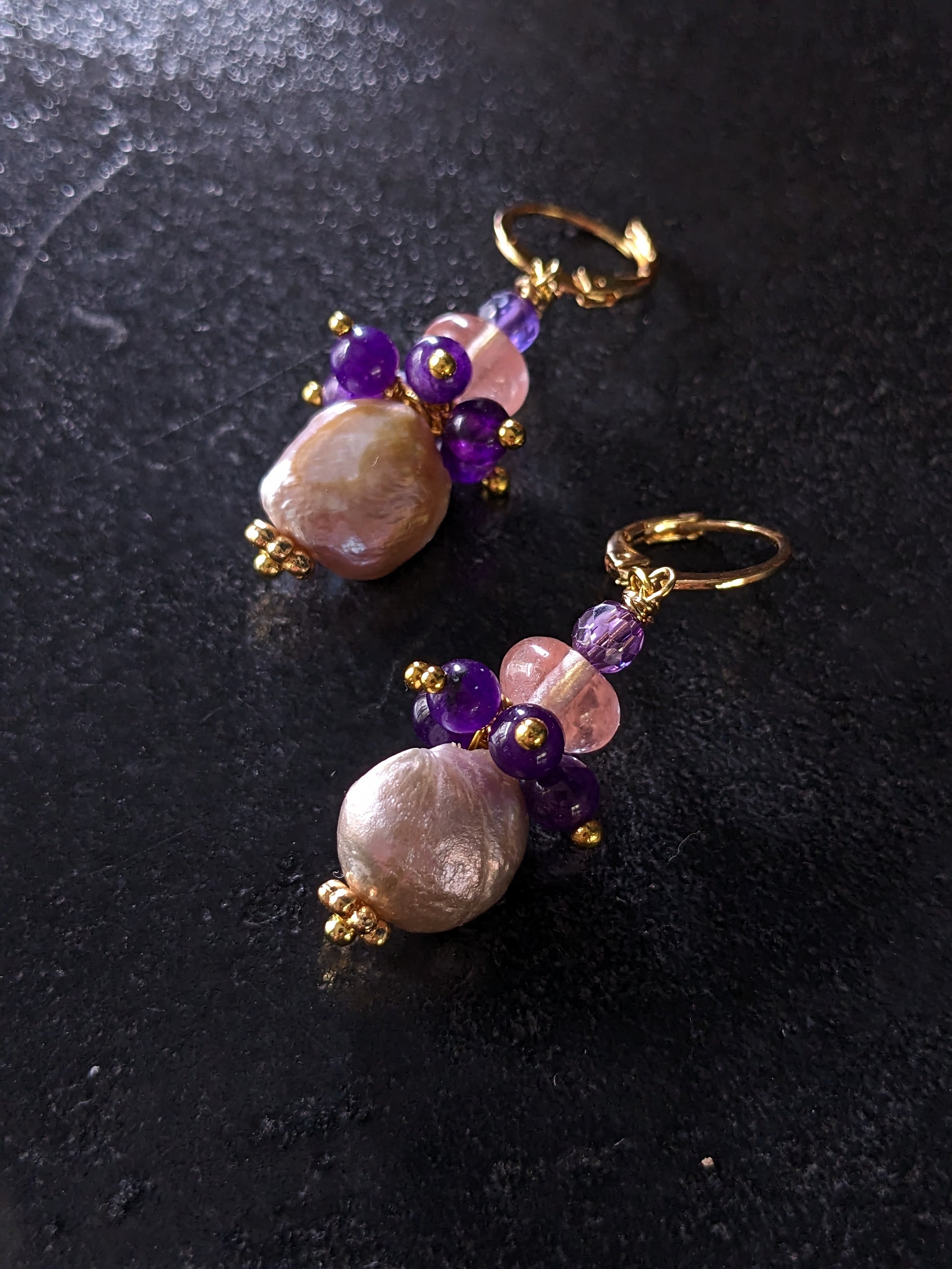 Boucles d'oreilles de créateur en pierres naturelles de style bohème et ethnique